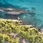 White Rocks Kefalonia 4*