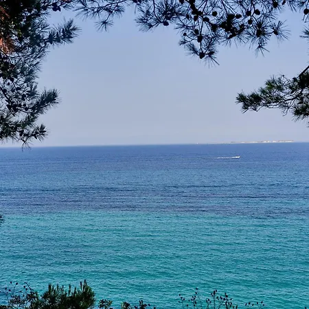 White Rocks Kefalonia 4* 拉瑟