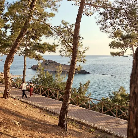 White Rocks Kefalonia 酒店 4*